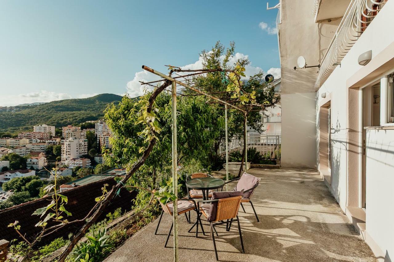 Apartmani Lovor Херцег-Нови Экстерьер фото
